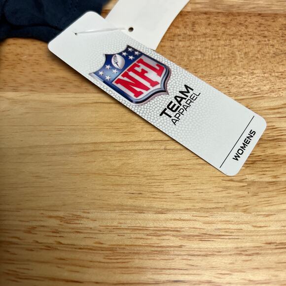 Women's NFL Monster of the Midway V-Neck Navy T-Shirt - Size Small - NWT - Picture 4 of 6